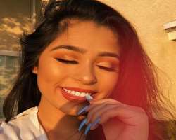 She is a huge fan of nail art and is often seen with stylish nails.